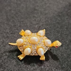Goldtone And FAUX Pearl Turtle Brooch